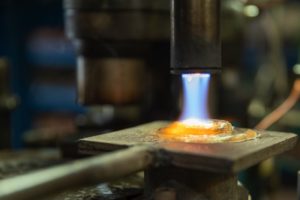Pressage Cristallerie - EMATEK Haute Cristallerie